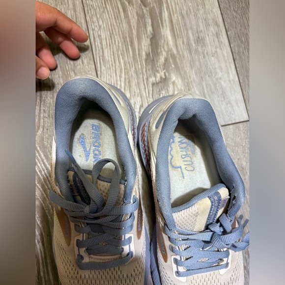 Brooks adrenaline GTS 22 size 6.5- 23.5 cm - Picture 6 of 8